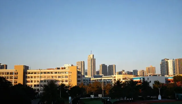 免费提示词库在企业定制版中的应用与优化建议